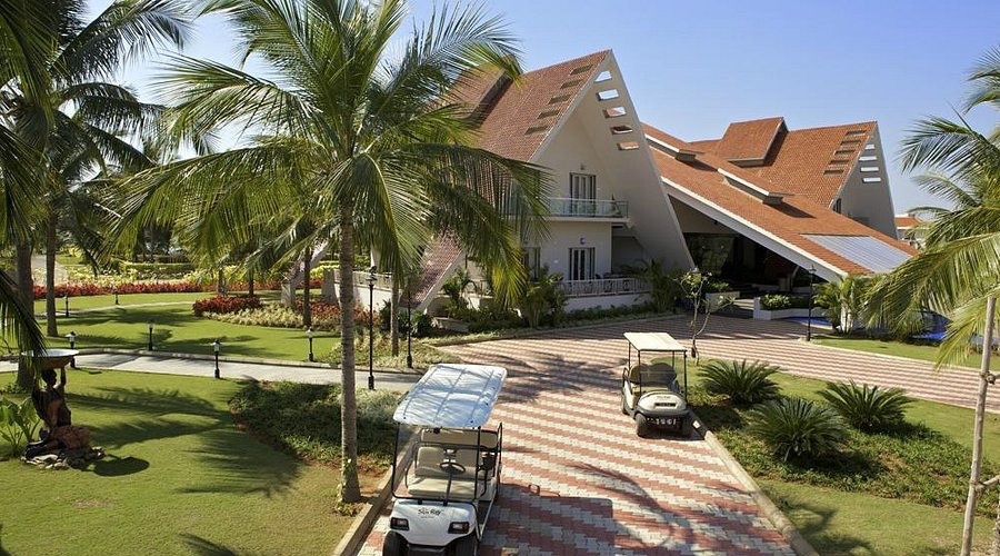 Sunray Resorts — Entrance